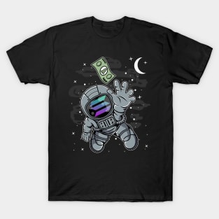 Astronaut Reaching Solana SOL Coin To The Moon Crypto Token Cryptocurrency Blockchain Wallet Birthday Gift For Men Women Kids T-Shirt